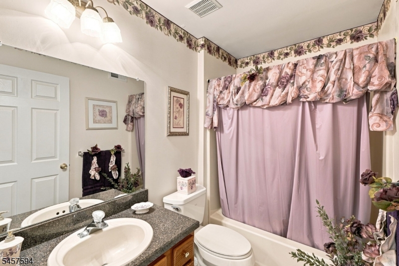 1002 Valerie Place Property Photo 42