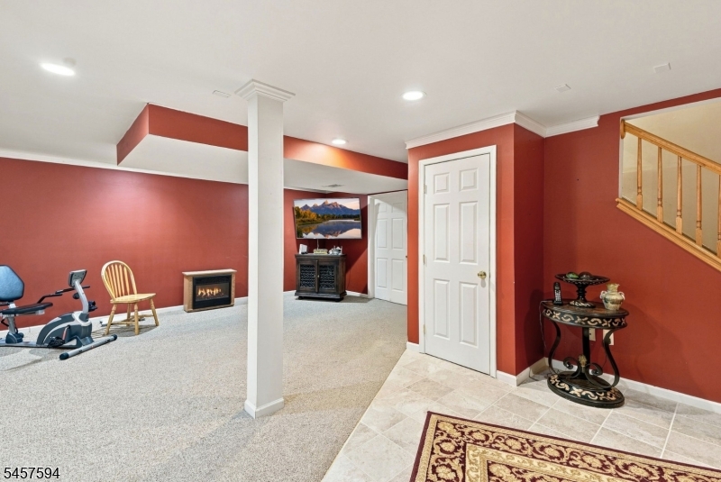 1002 Valerie Place Property Photo 43