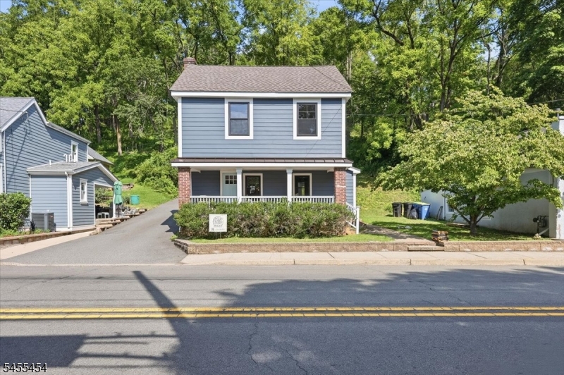 70 Main St Property Photo 1