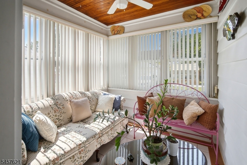 24 Cleveland Ave Property Photo 5