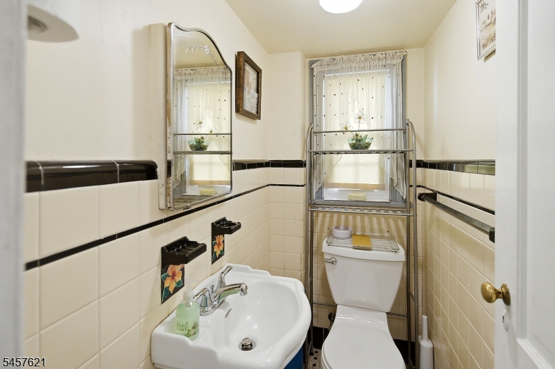 24 Cleveland Ave Property Photo 8