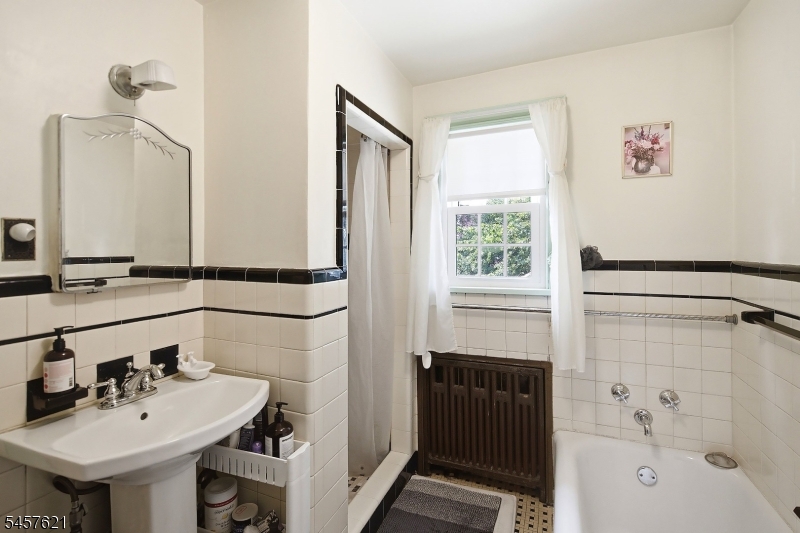 24 Cleveland Ave Property Photo 9