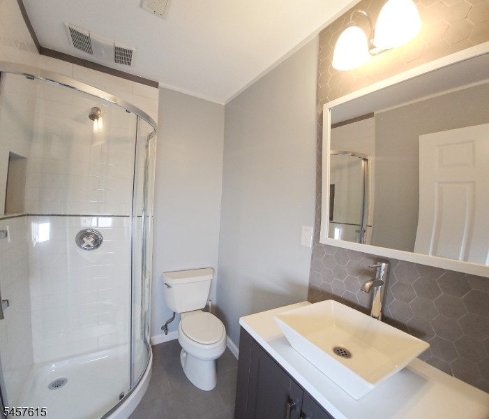 27 Forest Rd Property Photo 22
