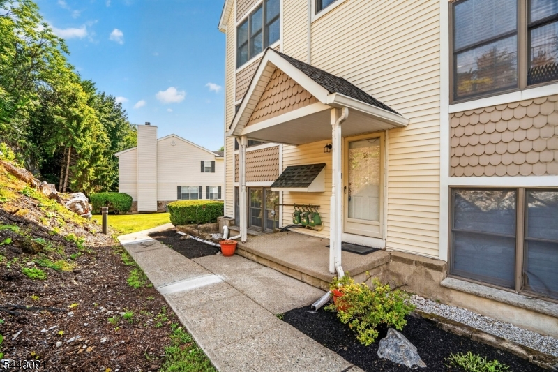56 Portsmouth Ct Property Photo 1