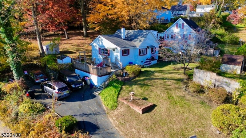 57 Terrace Ave Property Photo 14