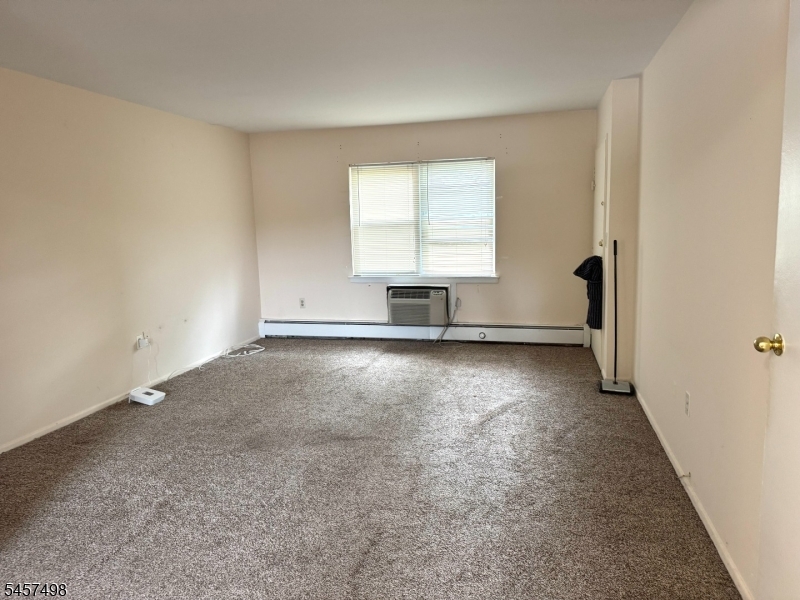 1120 Valley Rd 1b Property Photo 3