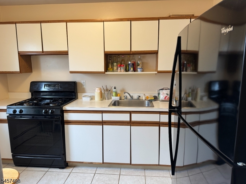 1120 Valley Rd 1b Property Photo 5