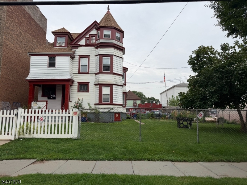 555 Broadway Property Photo 1