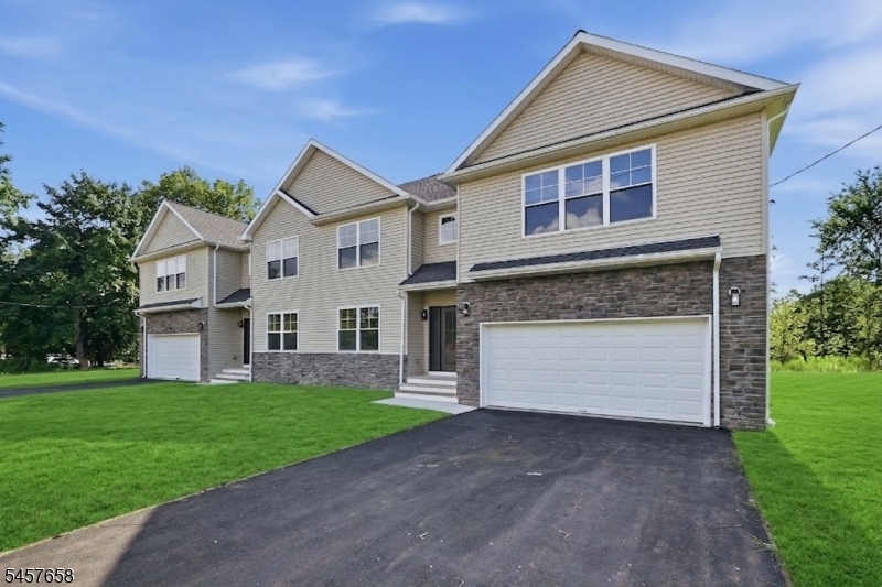 10 Delar Pkwy B Property Photo 1