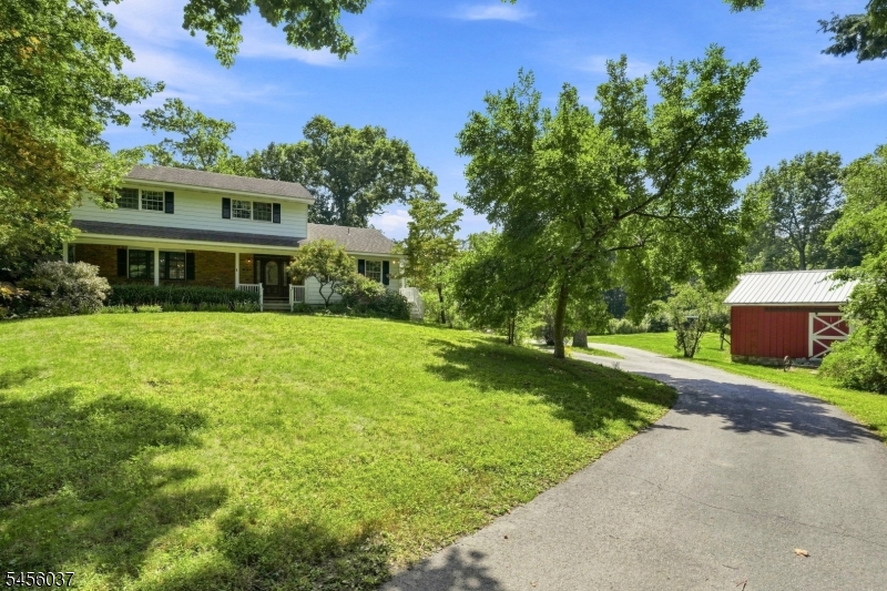131 Deckertown Tpke Property Photo 2
