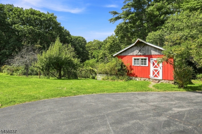 131 Deckertown Tpke Property Photo 35