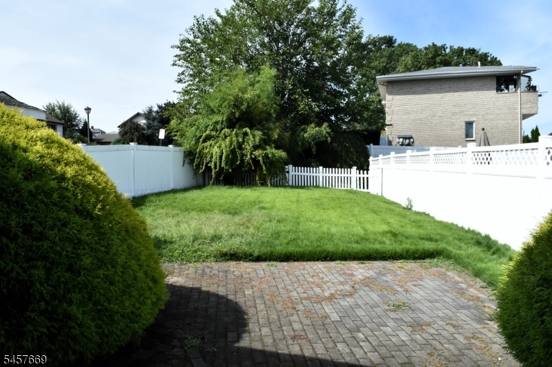 3 Linden Ave Property Photo 32