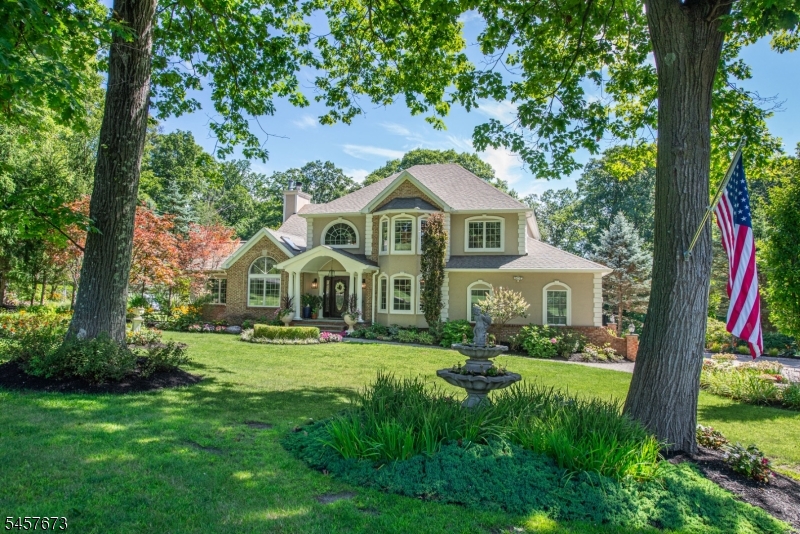3 Red Oak Ln