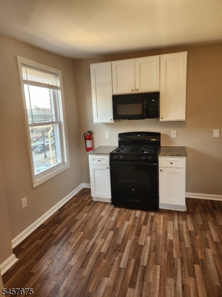 111 Park Ave Property Photo 5