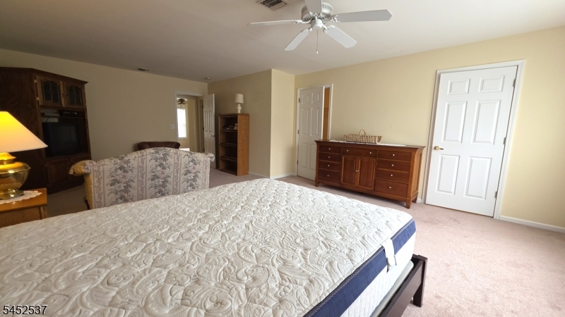 3 Druid Ln Property Photo 33