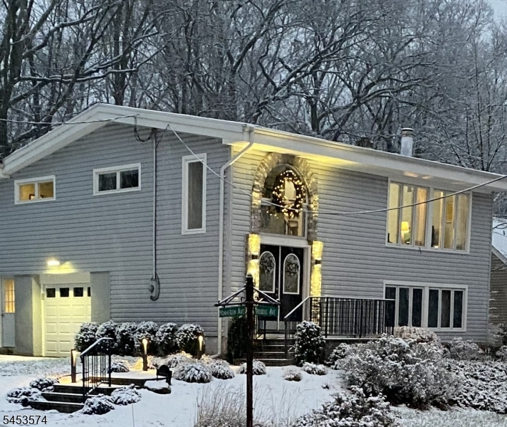 11 Iroquois Ave Property Photo 25