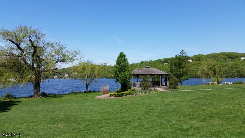 11 Iroquois Ave Property Photo 30