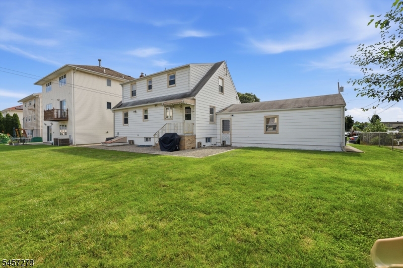 120 Campbell Ave Property Photo 31