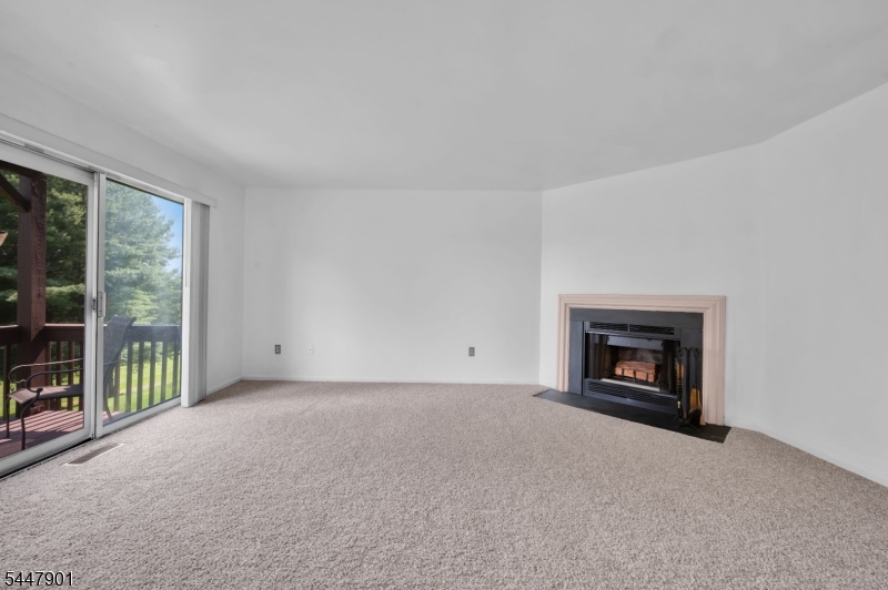 18 Pinehurst Dr Property Photo 5