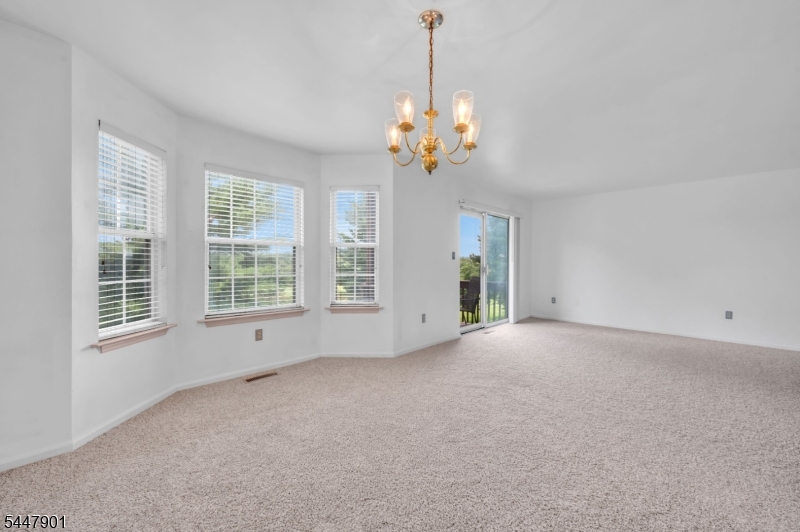 18 Pinehurst Dr Property Photo 9