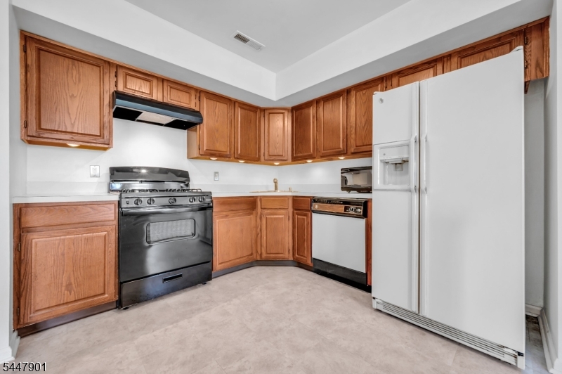 18 Pinehurst Dr Property Photo 12