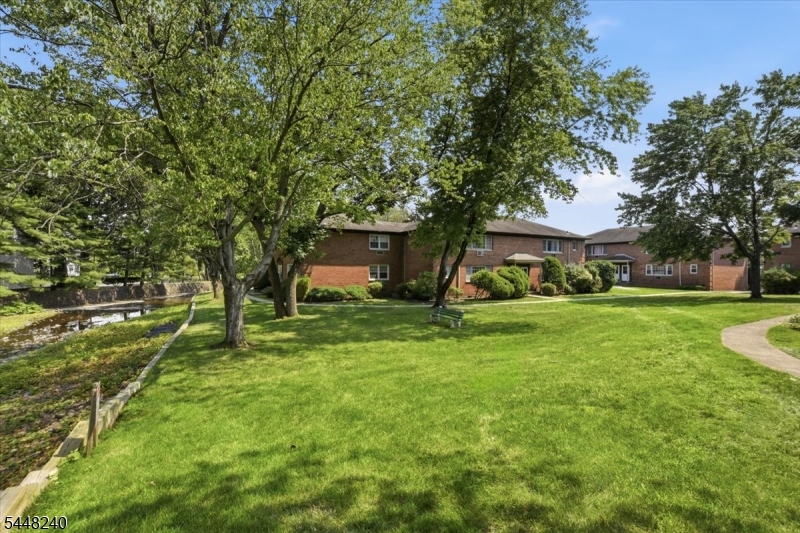 52 Lakeside Dr A Property Photo 14