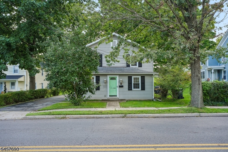 730 Washington St Property Photo 3