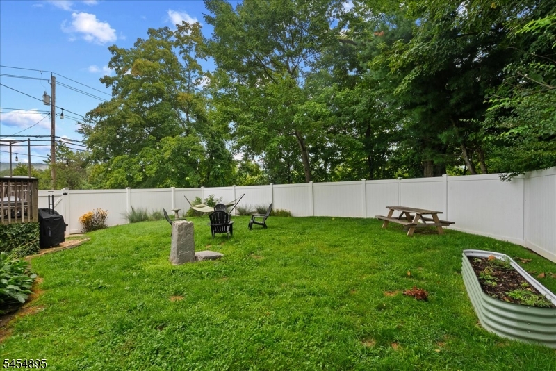 1 Eisenhower Dr Property Photo 42