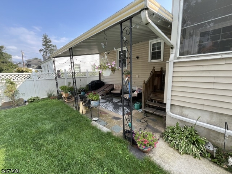 239 Chestnut St Property Photo 25