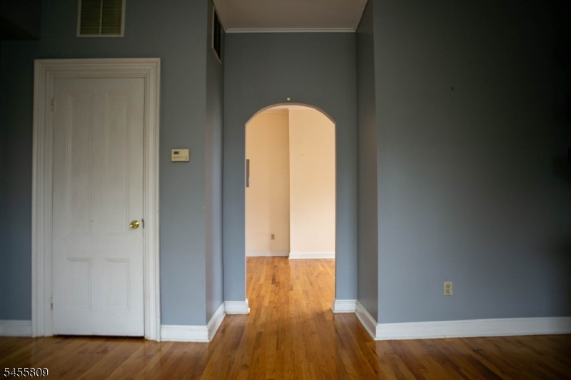 667 Madison Ave Property Photo 5