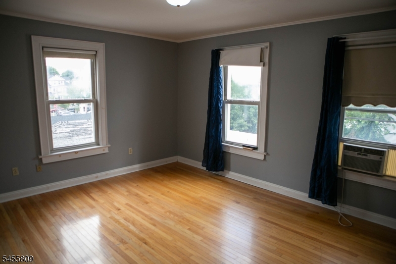 667 Madison Ave Property Photo 10