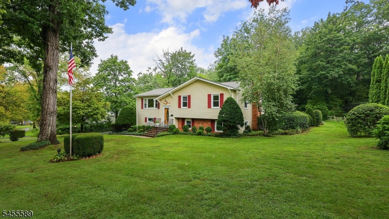 37 Ambar Pl Property Photo 2