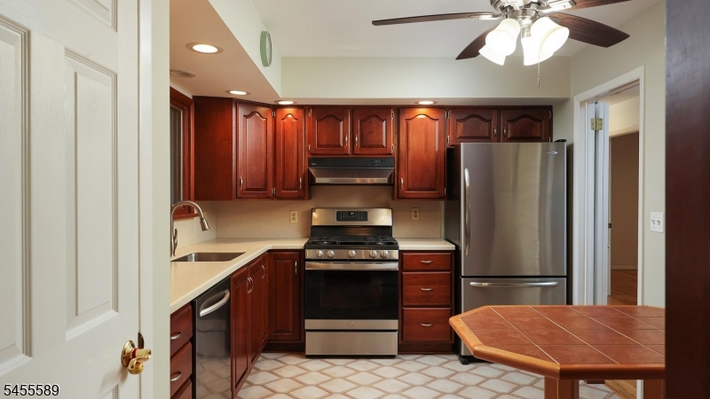 37 Ambar Pl Property Photo 10
