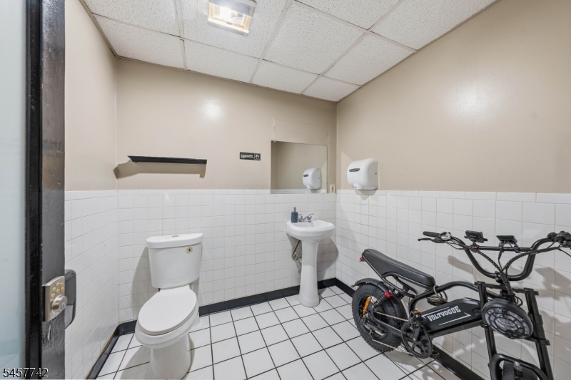 1014 Stuyvesant Ave Property Photo 13
