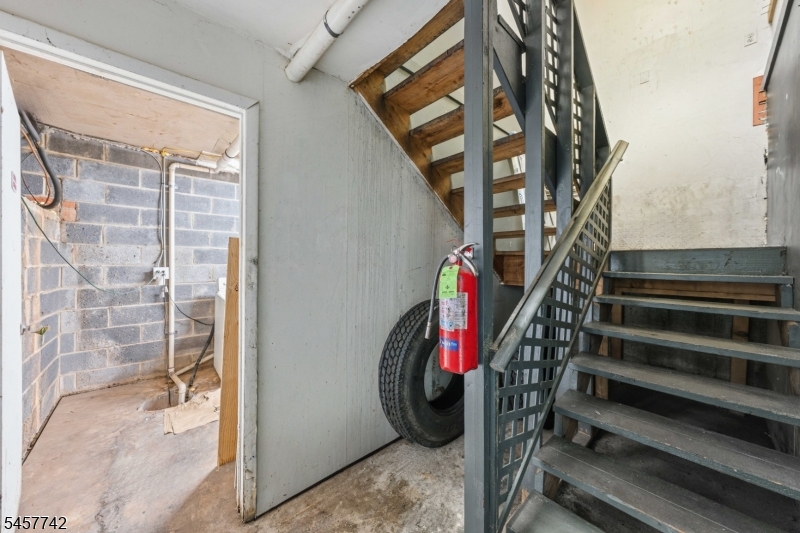 1014 Stuyvesant Ave Property Photo 15