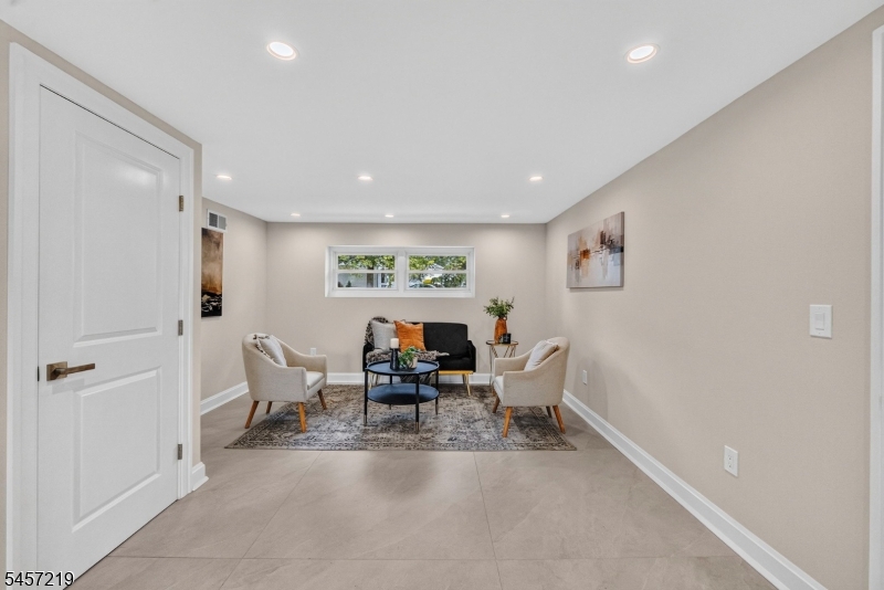 15 Haussler Ter Property Photo 18