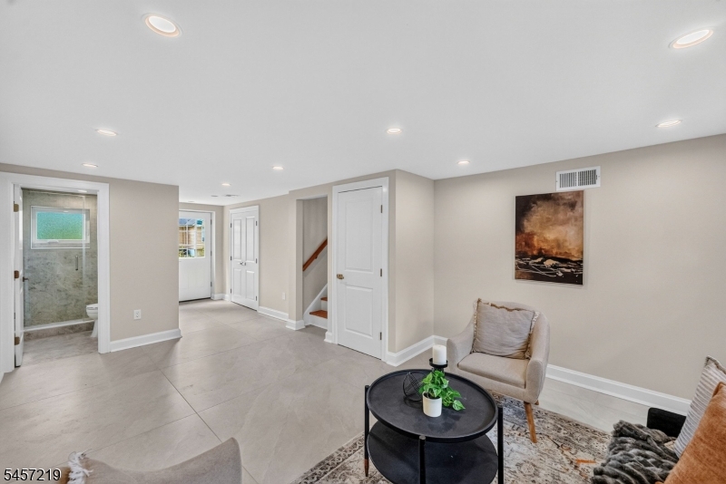 15 Haussler Ter Property Photo 19