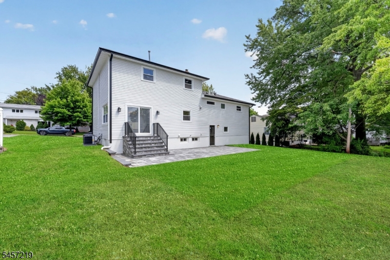 15 Haussler Ter Property Photo 43