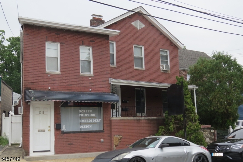 1715 Irving St Property Photo 1