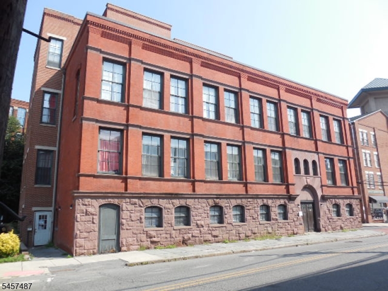 18 Market Street 301 Property Photo 1