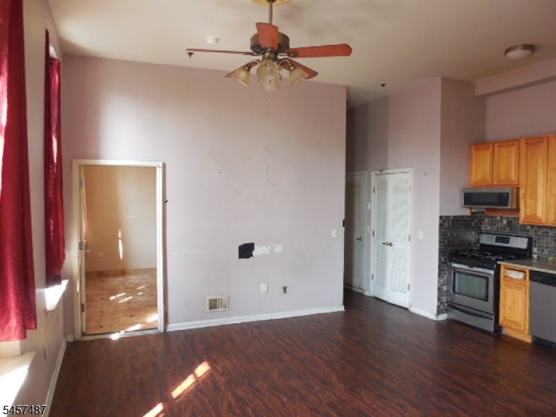 18 Market Street 301 Property Photo 3
