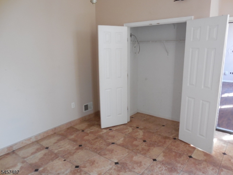 18 Market Street 301 Property Photo 7