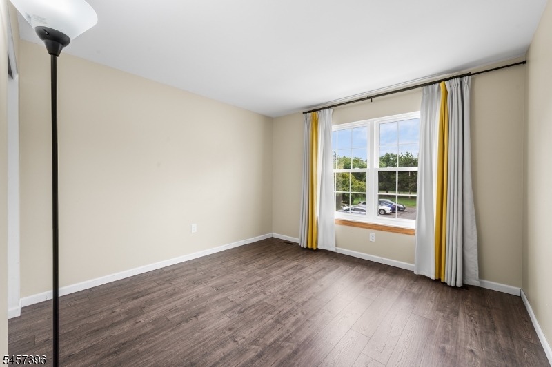 11 Canterbury Cir Property Photo 18