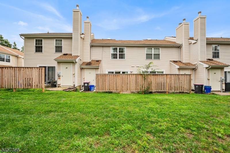 11 Canterbury Cir Property Photo 22