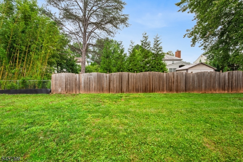 11 Canterbury Cir Property Photo 23