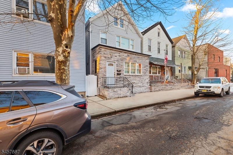 13 Meadow St Property Photo 1