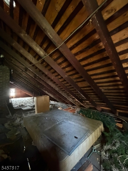 1220 E Henry St Property Photo 7