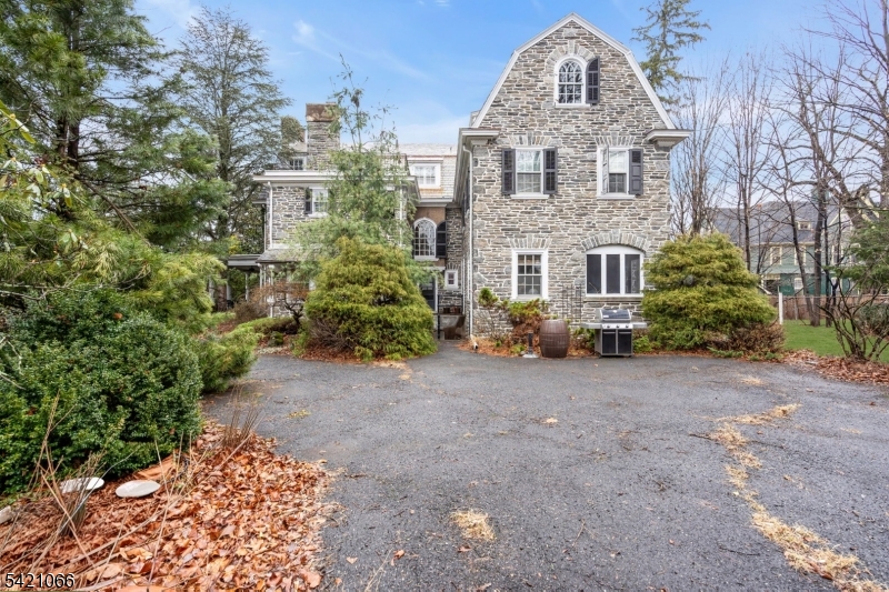 1112 Watchung Ave Property Photo 43
