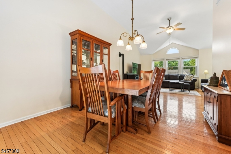 84 Fairlawn Dr Property Photo 10
