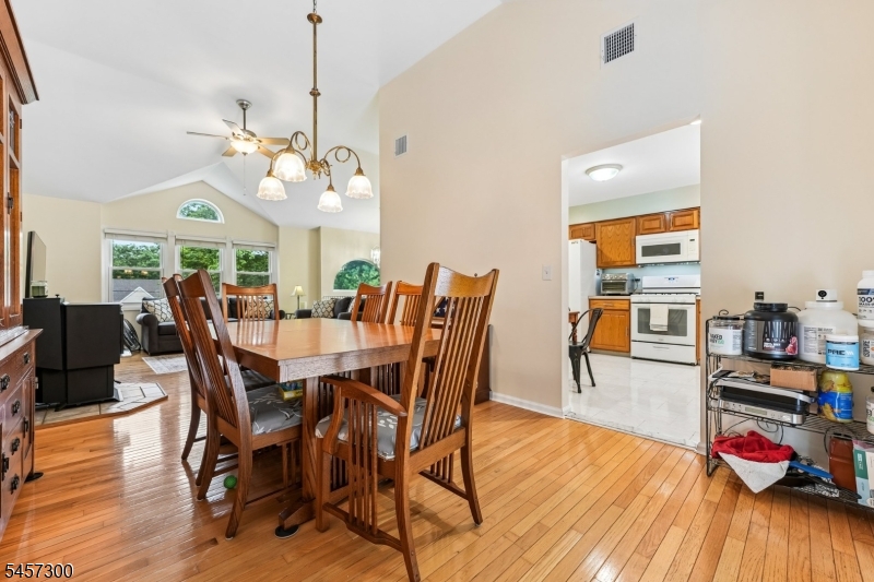 84 Fairlawn Dr Property Photo 11